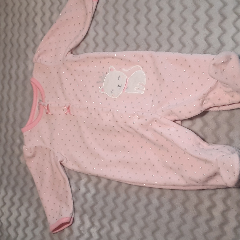 Carter's footed sleeper. Sleep and play